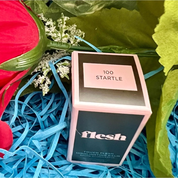 NIB Flesh Beauty Touch Flesh Highlighting Balm in Startle 100 - Picture 6 of 7